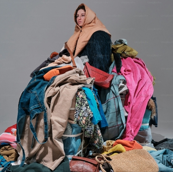 Meet your Posher, FashFly! Poshing with Integrity! - Picture 1 of 16